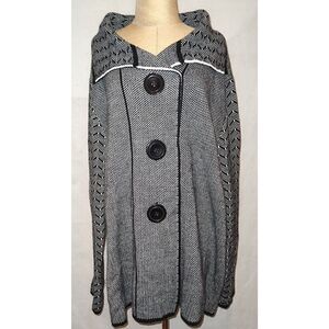 SIONI STUDIO WOMAN Sweater coat.  Wool blend. Large buttons w hidden snaps. Size